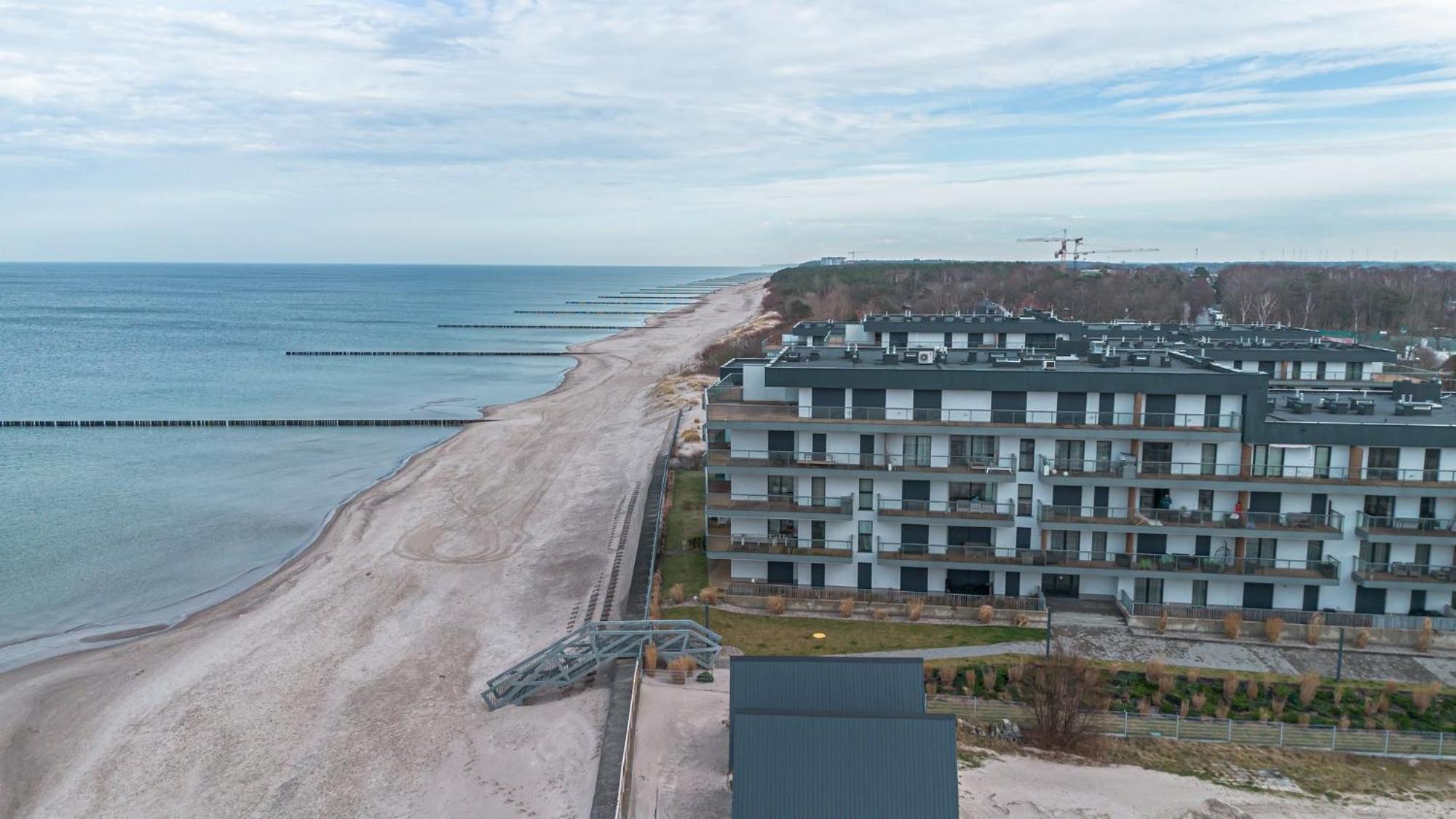Seaview Plaza Apartment Dziwnow Bagian luar foto