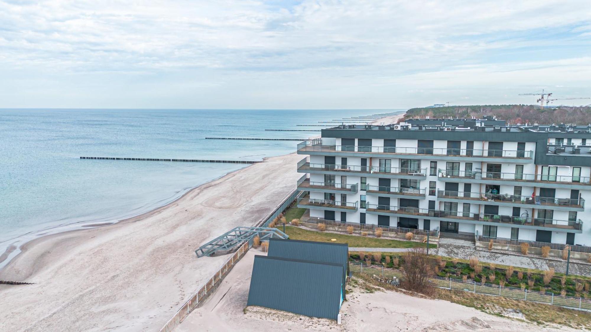 Seaview Plaza Apartment Dziwnow Bagian luar foto