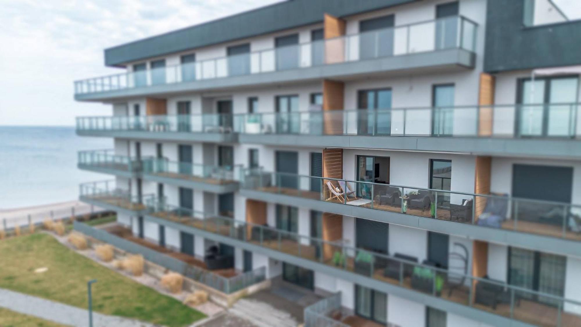Seaview Plaza Apartment Dziwnow Bagian luar foto